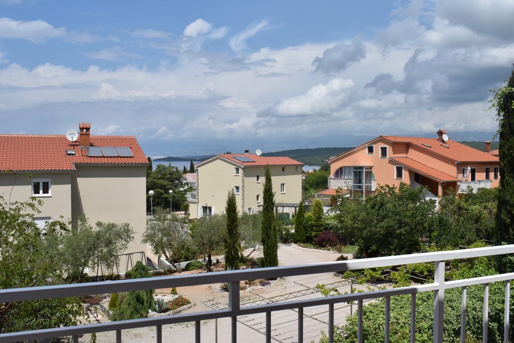 Apartments Green Oasis Малинска Экстерьер фото