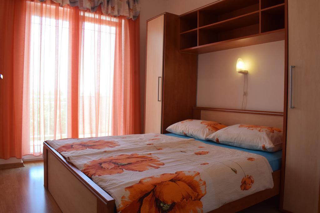 Apartments Green Oasis Малинска Экстерьер фото
